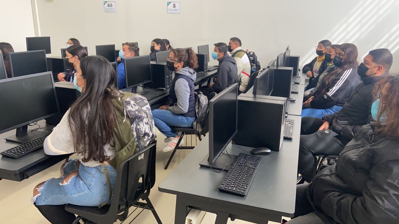 Oferta UT Paso del Norte las carreras de Procesos Industriales y Operaciones Comerciales UT